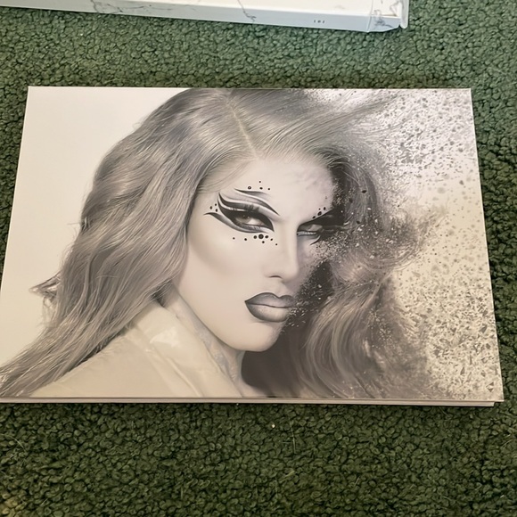 Jeffree Star Cremated palette - Picture 4 of 6